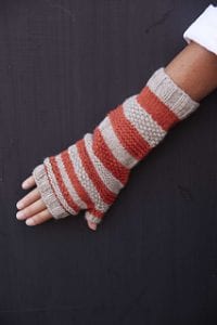 myak_knitting_stripedhandwarmers_small2