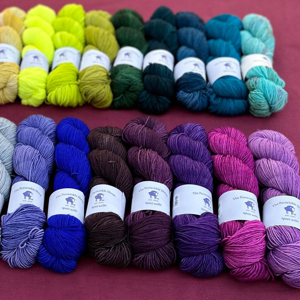 Periwinkle Sheep Sport Wolle is back in Space!