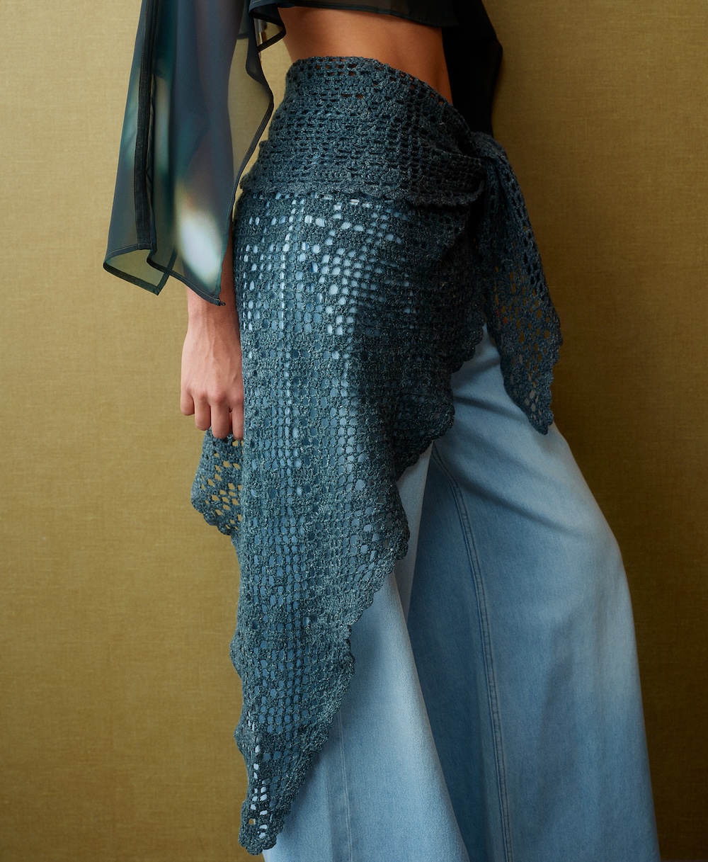 Kellener crochet shawl pattern by Emma Ducher