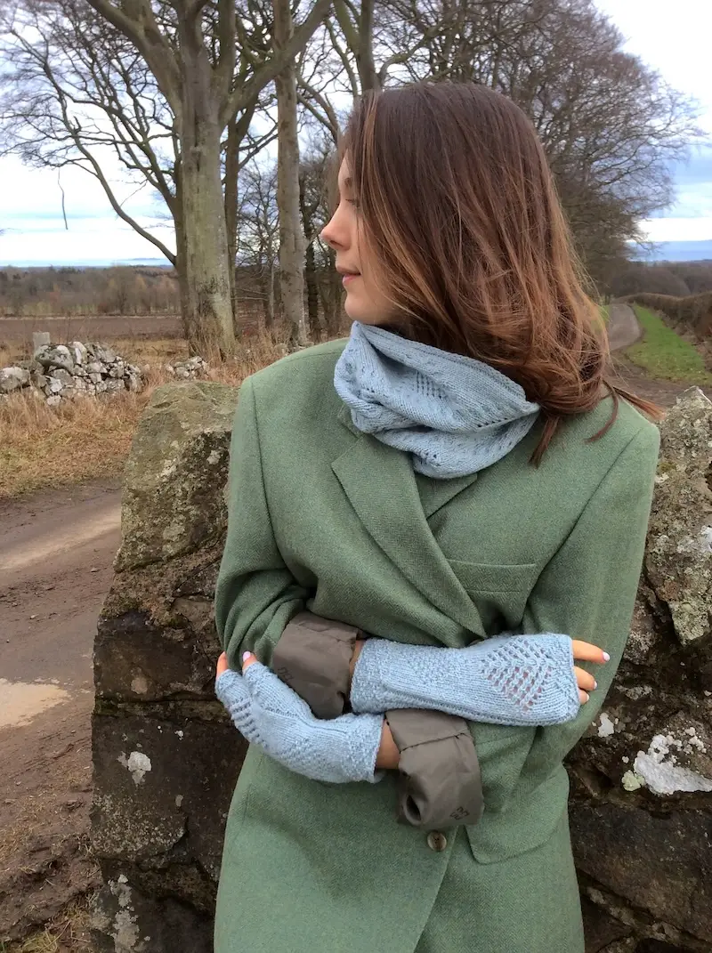 Seol Gansey Scarf and Mittens patterns by Di Gilpin