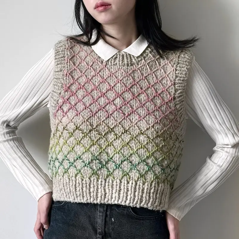 Bolo Slipover pattern by Skeinny Dippin.