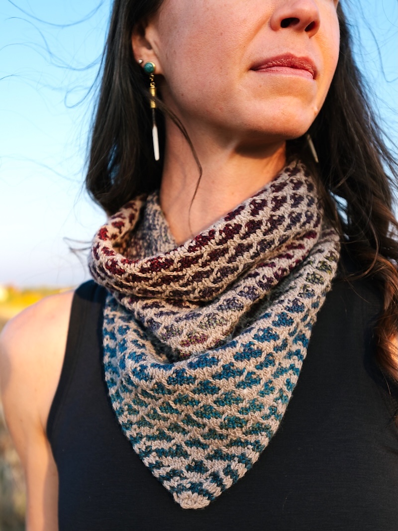 Sisterhood Cowl pattern by Briana Arlene