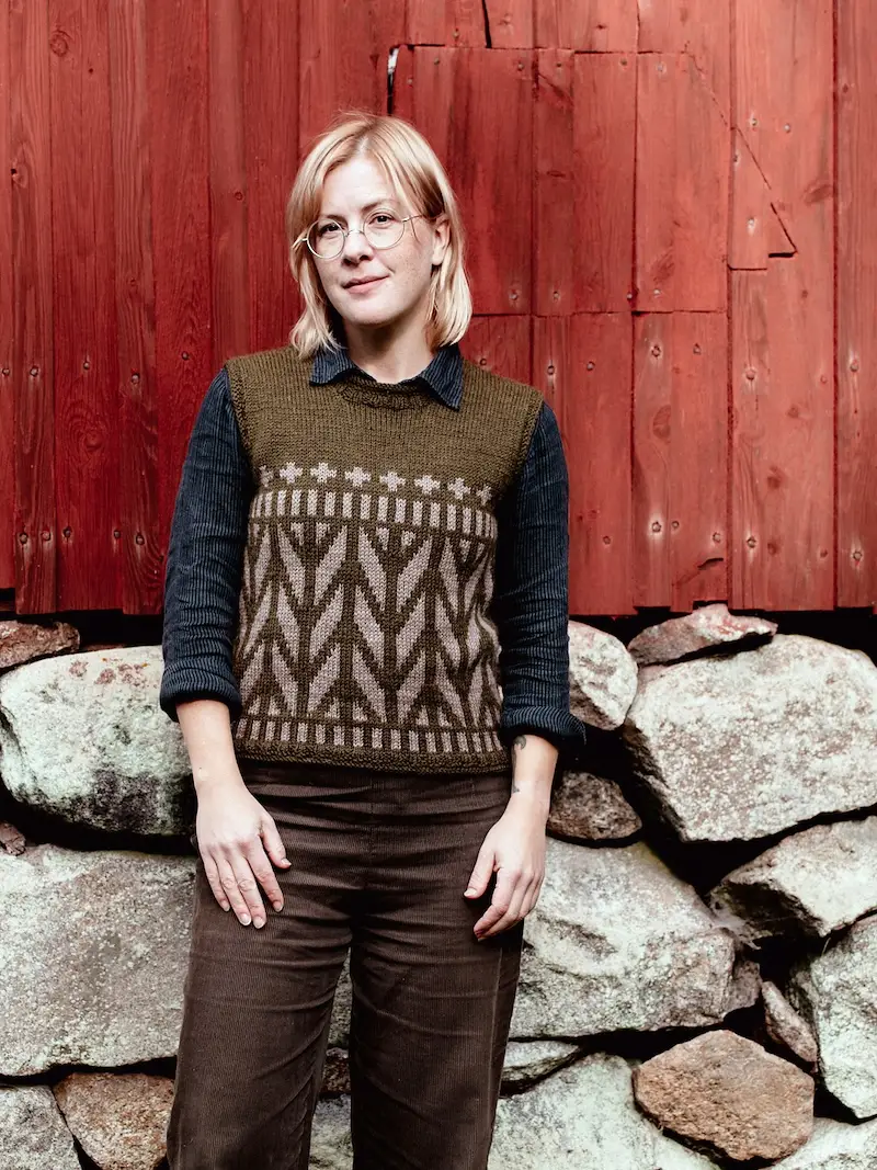 Korsvirke Slipover by Lotta H Löthgren.