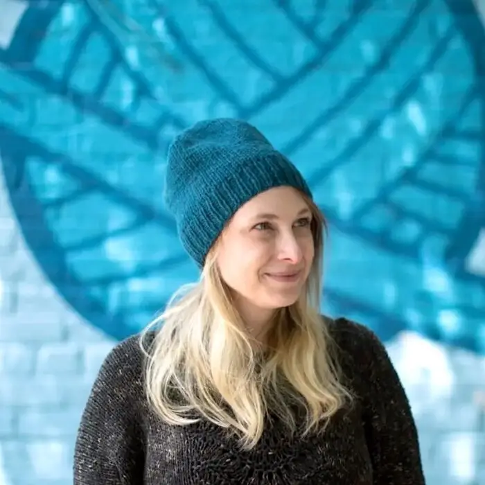 Halo Beanie pattern by Olga Buraya-Kefelian.