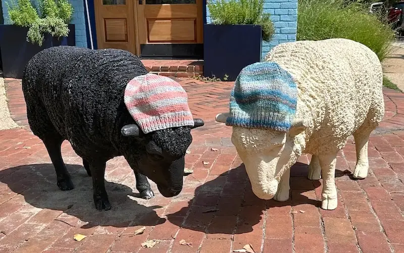 Halo Beanie pattern by Olga Buraya-Kefelian