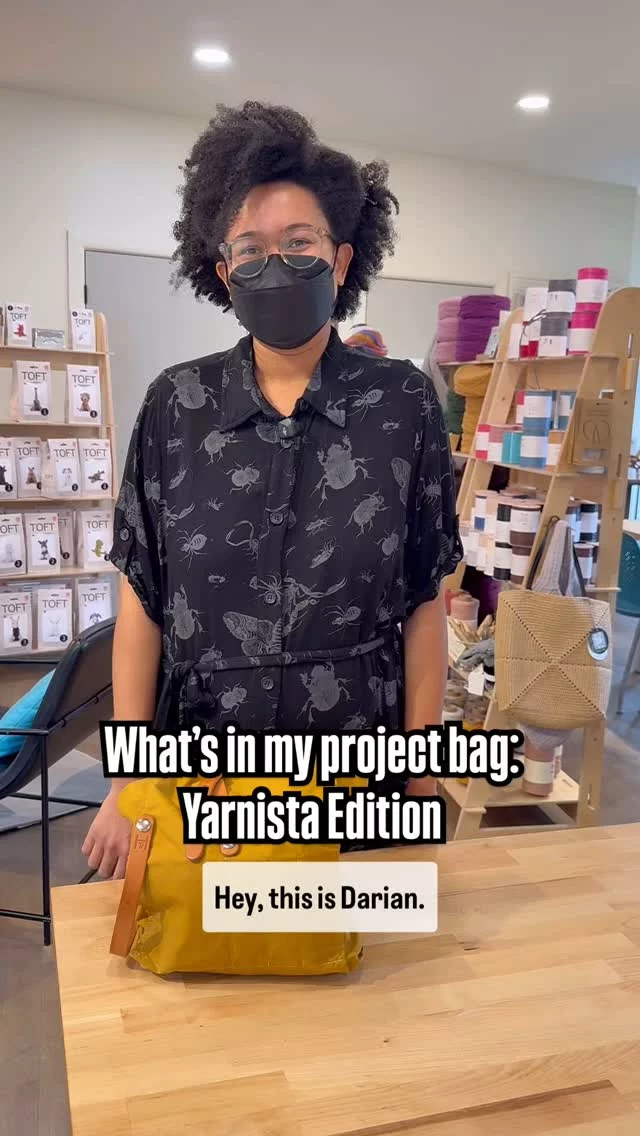 Time again to play What’s in my Project Bag? Yarnista Edition! Let’s take a peek into Darian’s project bag! #whatsinyourprojectbag #knitonthego #sweaterknitting #summerknits #knittingessentials